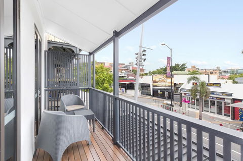 The Beetson Hotel -formerly Gambaro Hotel - Tourism Caloundra 25