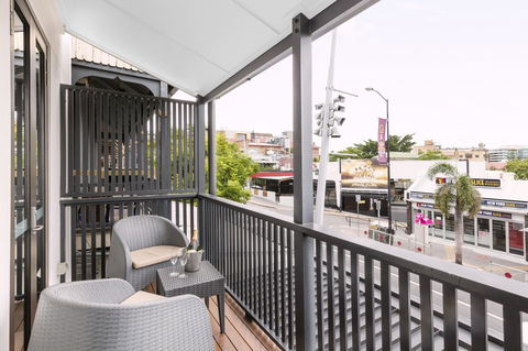 The Beetson Hotel -formerly Gambaro Hotel - Tourism Caloundra 24