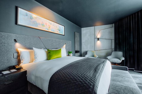 Eatons Hill Hotel - Tourism Caloundra 3