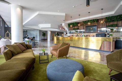 Eatons Hill Hotel - Tourism Caloundra 7