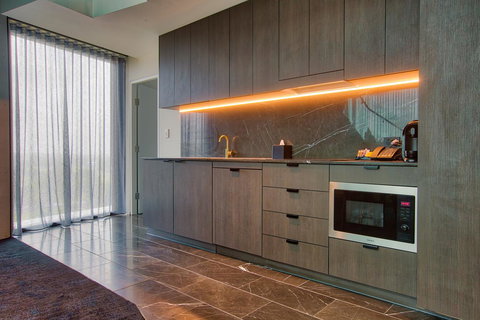 Eatons Hill Hotel - Tourism Caloundra 16