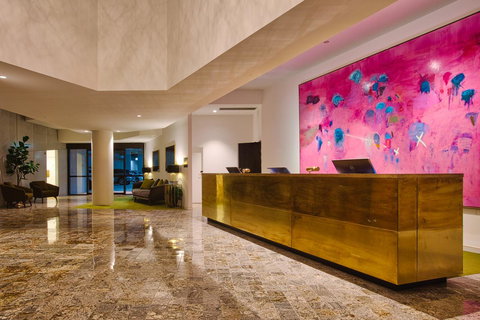 Eatons Hill Hotel - Tourism Caloundra 0