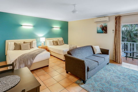 Coral Tree Inn - Tourism Caloundra 6