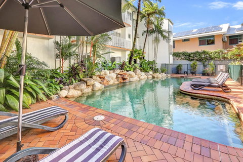Coral Tree Inn - Tourism Caloundra 2