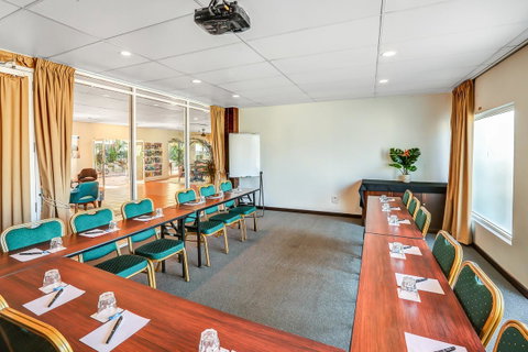 Coral Tree Inn - Tourism Caloundra 9