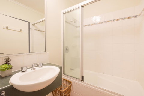 Coral Tree Inn - Tourism Caloundra 41