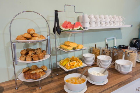 Coral Tree Inn - Tourism Caloundra 17