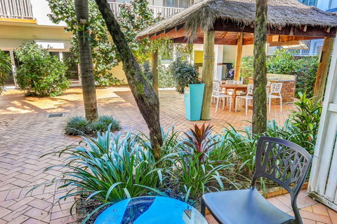 Coral Tree Inn - Tourism Caloundra 10