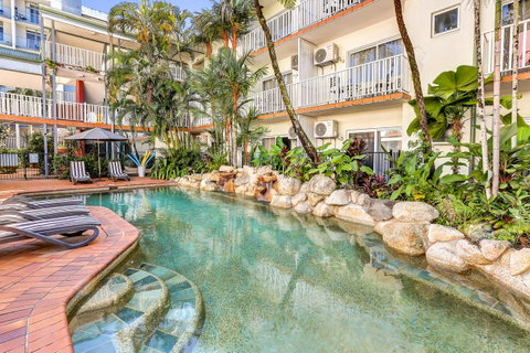 Coral Tree Inn - Tourism Caloundra 24