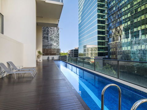 Oaks Brisbane River City Suites - Tourism Caloundra 5