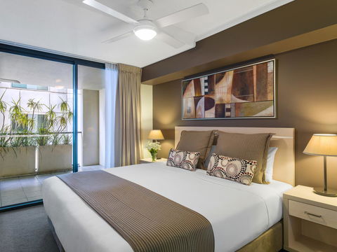 Oaks Brisbane River City Suites - Tourism Caloundra 6