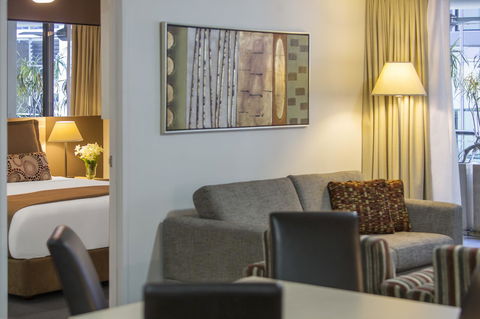Oaks Brisbane River City Suites - Tourism Caloundra 11
