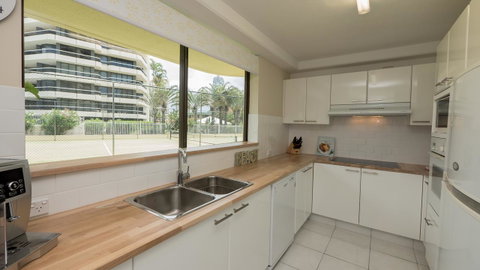 Norfolk Luxury Beachfront Apartments - Tourism Caloundra 21