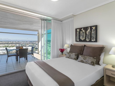 Oaks Brisbane Casino Tower Suites - Tourism Caloundra 9