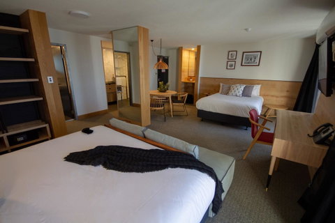 The Island Gold Coast - Tourism Caloundra 10
