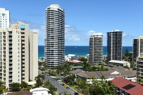 The Meriton Apartments On Main Beach - Tourism Caloundra 27