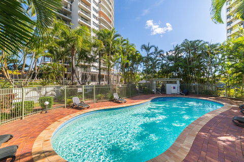 The Meriton Apartments On Main Beach - Tourism Caloundra 37