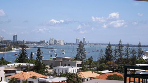 The Meriton Apartments On Main Beach - Tourism Caloundra 28