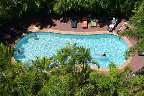 The Meriton Apartments On Main Beach - Tourism Caloundra 36