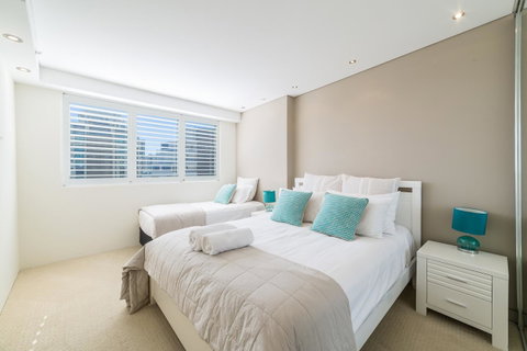 The Meriton Apartments On Main Beach - Tourism Caloundra 6