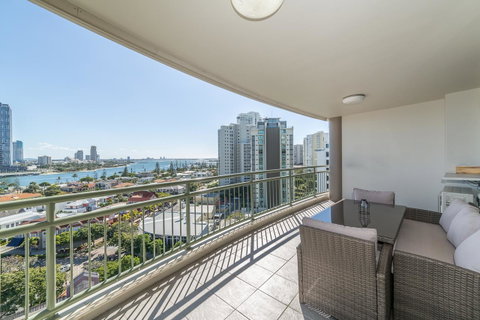 The Meriton Apartments On Main Beach - Tourism Caloundra 23