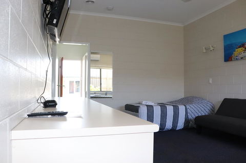 YAL Cairns - A Motel That Makes A Difference - Tourism Caloundra 8