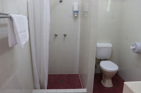 YAL Cairns - A Motel That Makes A Difference - Tourism Caloundra 27