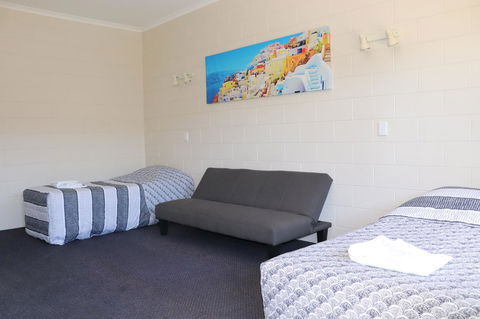 YAL Cairns - A Motel That Makes A Difference - Tourism Caloundra 23