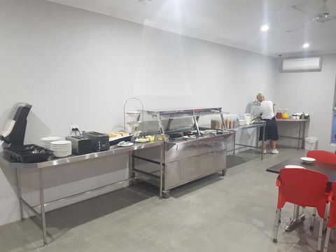 YAL Cairns - A Motel That Makes A Difference - Tourism Caloundra 15