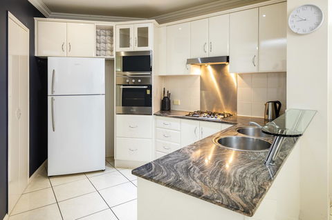 Jack And Newell Holiday Apartments - Tourism Caloundra 30