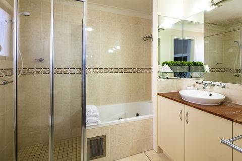 Jack And Newell Holiday Apartments - Tourism Caloundra 37