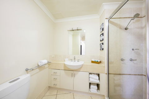 Jack And Newell Holiday Apartments - Tourism Caloundra 40