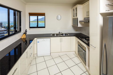 Jack And Newell Holiday Apartments - Tourism Caloundra 34