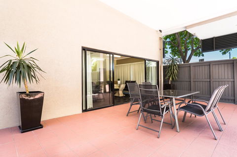 Riverside Hotel Southbank - Tourism Caloundra 14