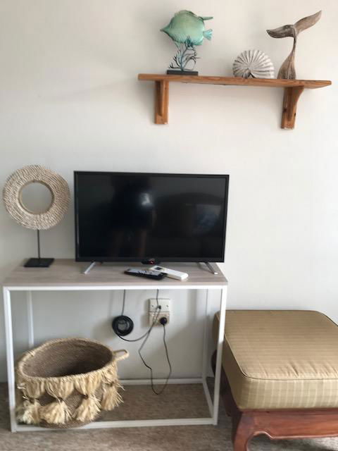 Location! 2BR Town View Unit In Centre Of Airlie. - Tourism Caloundra 13