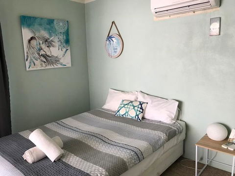 Location! 2BR Town View Unit In Centre Of Airlie. - Tourism Caloundra 6