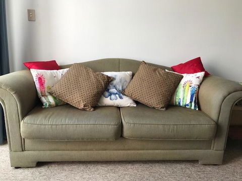 Location! 2BR Town View Unit In Centre Of Airlie. - Tourism Caloundra 4