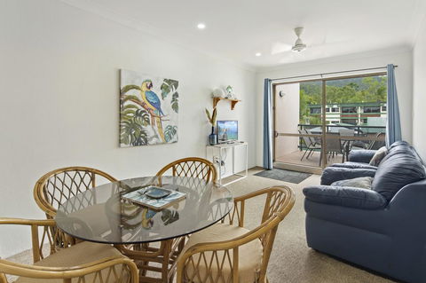Location! 2BR Town View Unit In Centre Of Airlie. - Tourism Caloundra 15