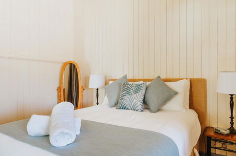 Apple Blossom Cottages - Tourism Caloundra 10