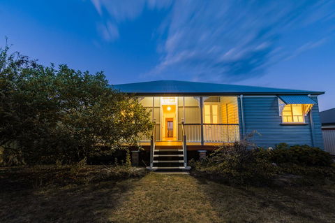 Apple Blossom Cottages - Tourism Caloundra 0