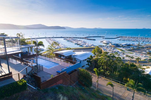 Nautilus On The Hill - Airlie Beach - Tourism Caloundra 0