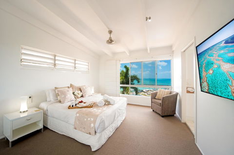 Nautilus On The Hill - Airlie Beach - Tourism Caloundra 3