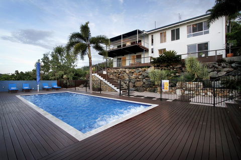 Nautilus On The Hill - Airlie Beach - Tourism Caloundra 1
