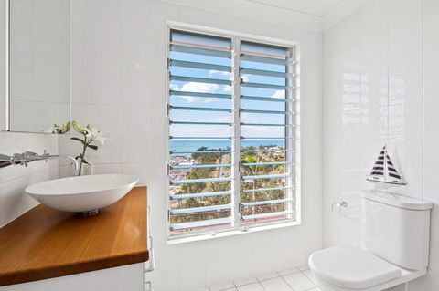 Nautilus On The Hill - Airlie Beach - Tourism Caloundra 26