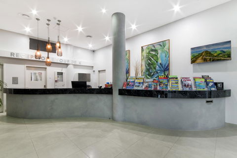 Sunshine Tower Hotel - Tourism Caloundra 24