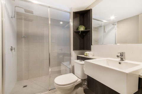 Sunshine Tower Hotel - Tourism Caloundra 7