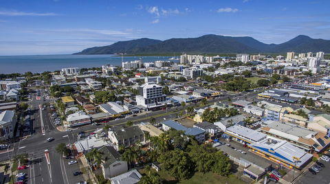 Sunshine Tower Hotel - Tourism Caloundra 2