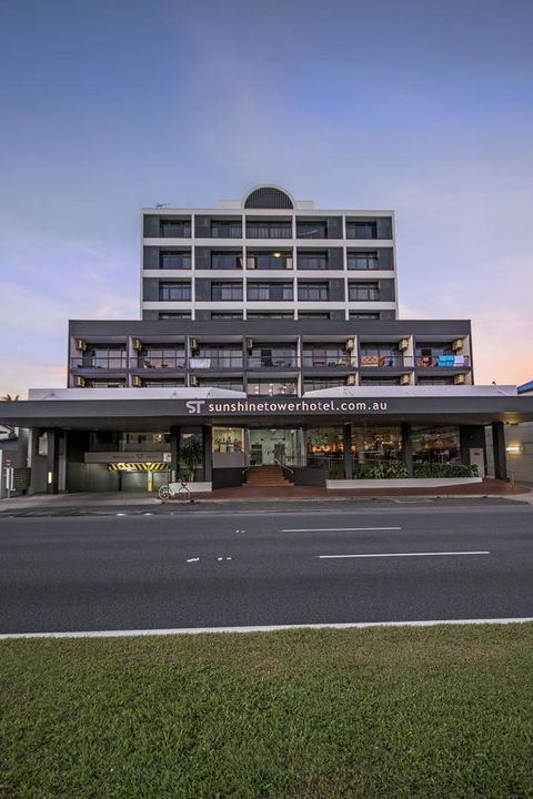 Sunshine Tower Hotel - Tourism Caloundra 11