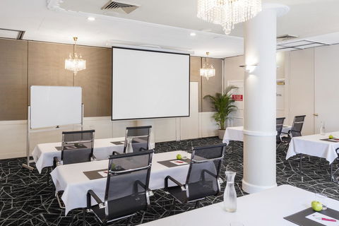 Hotel Diana - Tourism Caloundra 10