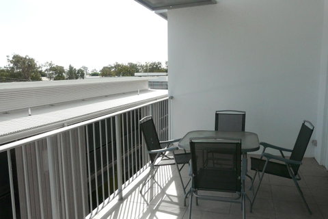 Monterey Apartments Moranbah - Tourism Caloundra 2